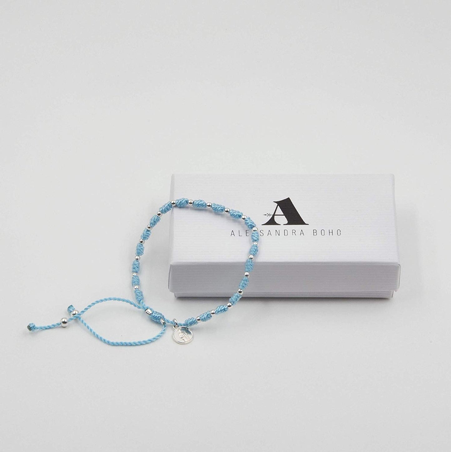 Pulsera Azul Turquesa con Mini Medalla de San Judas Tadeo y Cuentas de Plata