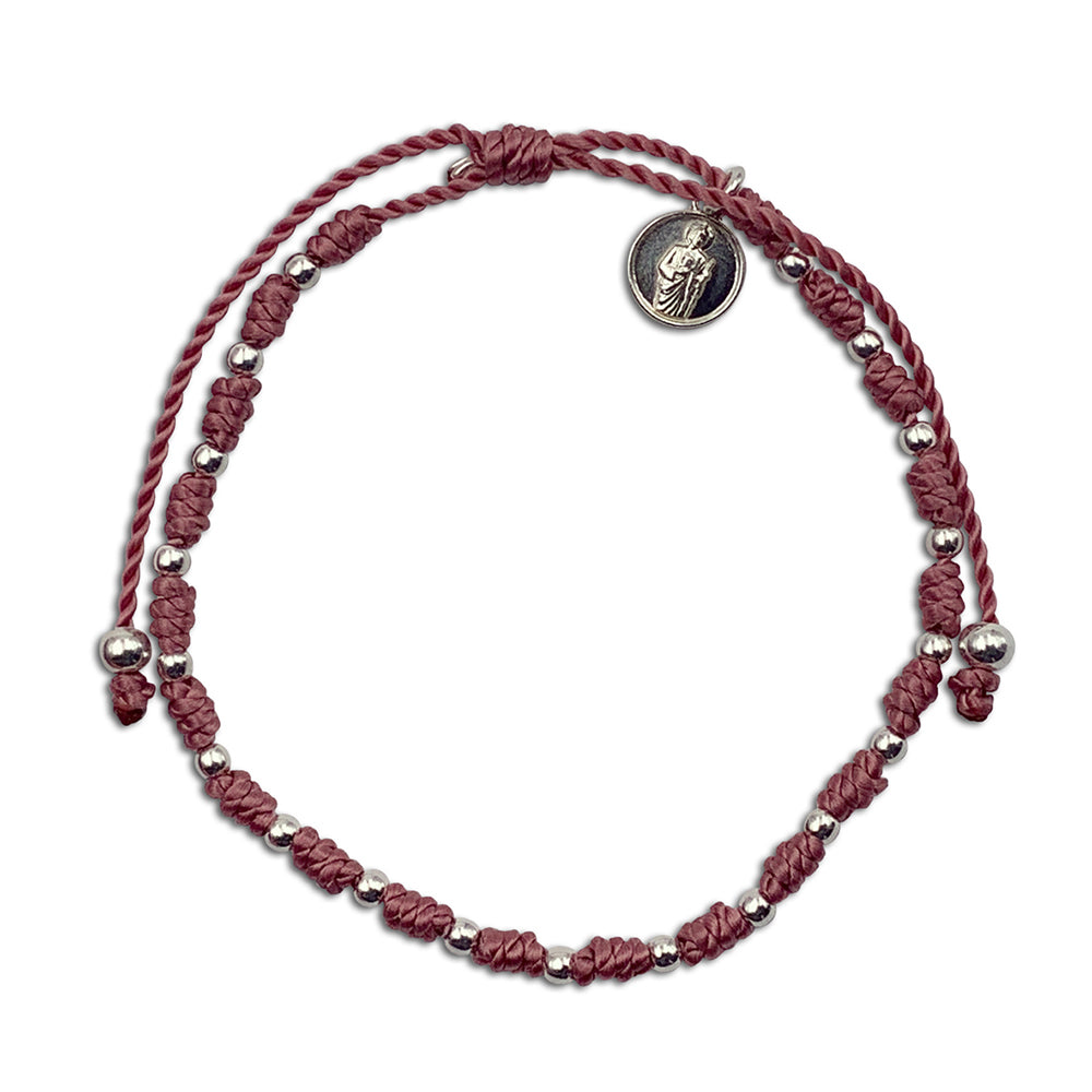 Pulsera Rosa con Mini Medalla de San Judas Tadeo y Cuentas de Plata