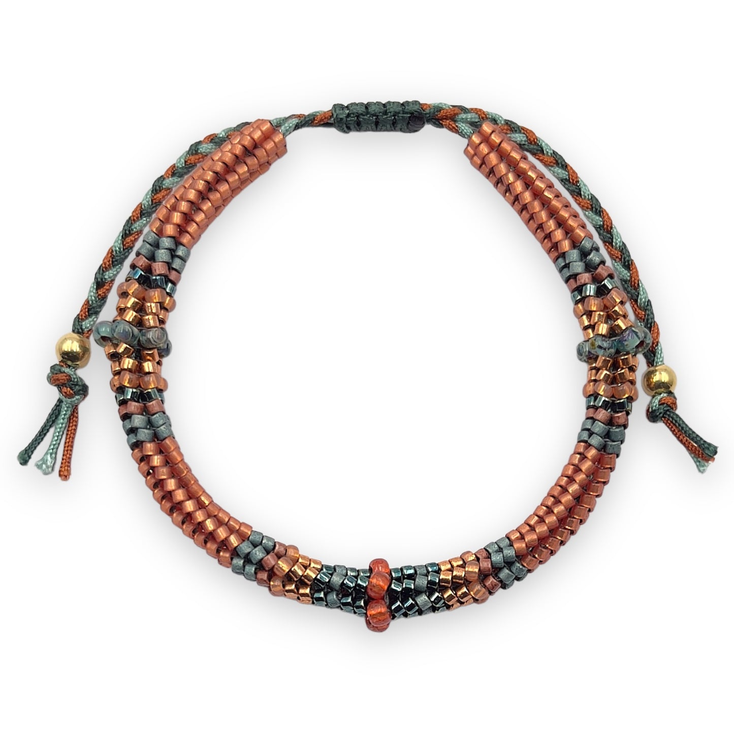 Pulsera con Cristales de Miyuki y Plata con Baño de Oro en Cordón Entrelazado