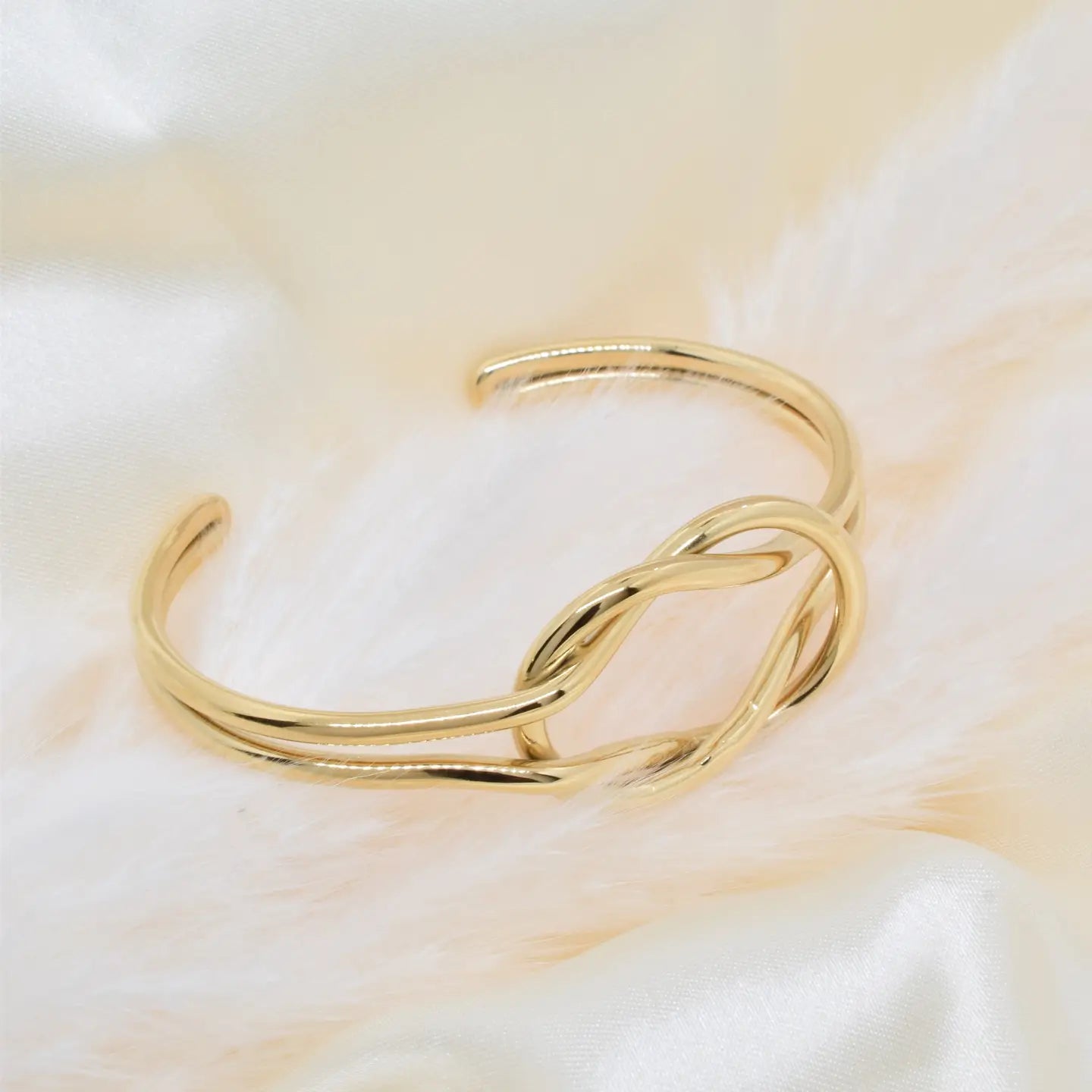 Brazalete Nudo Dorado