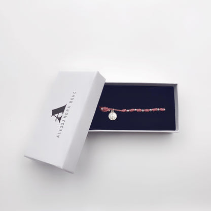 Pulsera Rosa con Mini Medalla de San Judas Tadeo y Cuentas de Plata