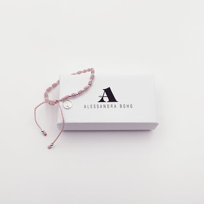 Pulsera Rosa Claro con Mini Medalla de San Judas Tadeo y Cuentas de Plata